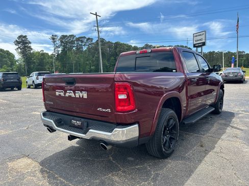 Used 2025 RAM 1500 Big Horn AWD/4WD image 3