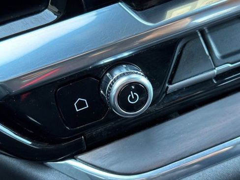 Used 2024 GMC Sierra 1500 SLT image 32