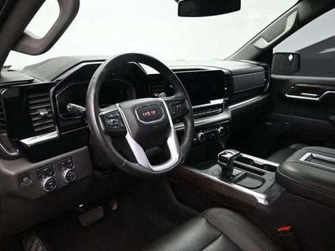 Used 2022 GMC Sierra 1500 SLT w/ SLT Convenience Package AWD/4WD image 14