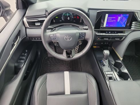 Used 2025 Toyota Camry SE w/ Convenience Package FWD image 7