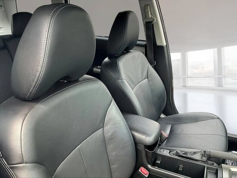 Used 2010 Subaru Forester 2.5X Limited AWD/4WD image 25