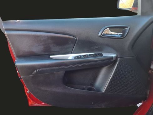 Used 2018 Dodge Journey SE w/ Blacktop Package image 18