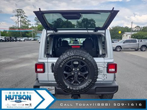 Used 2022 Jeep Wrangler Unlimited Sport AWD/4WD image 9