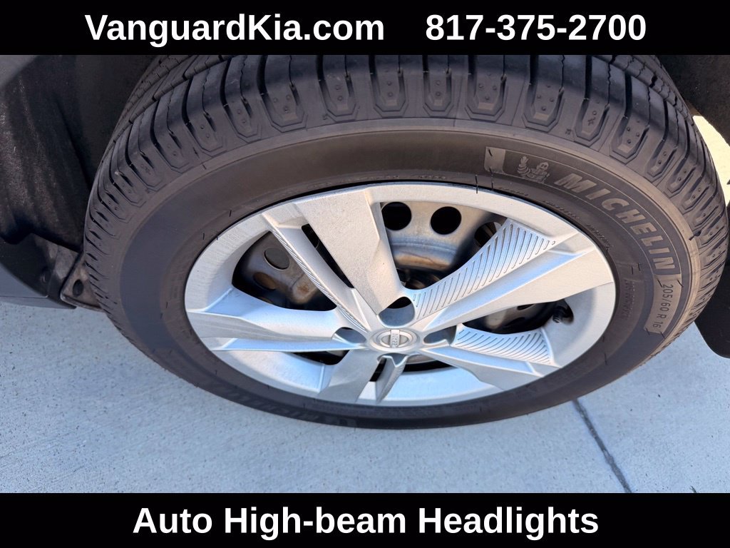 Used 2023 Nissan Kicks S w/ Interior Electronics Package FWD image 9