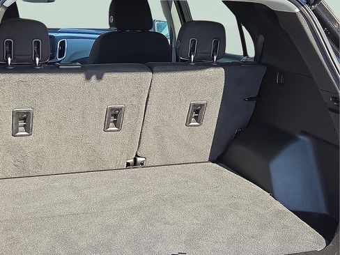 Used 2020 Chevrolet Equinox LS w/ LS Convenience Package image 8