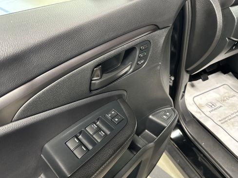 Used 2023 Honda Passport EX-L image 17