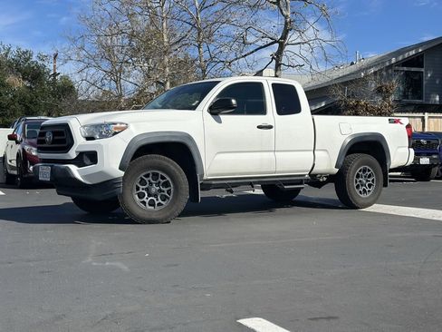 Used 2021 Toyota Tacoma SR image 1