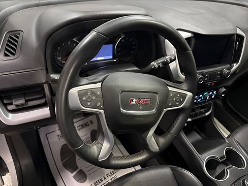 Used 2024 GMC Terrain SLT AWD/4WD image 19