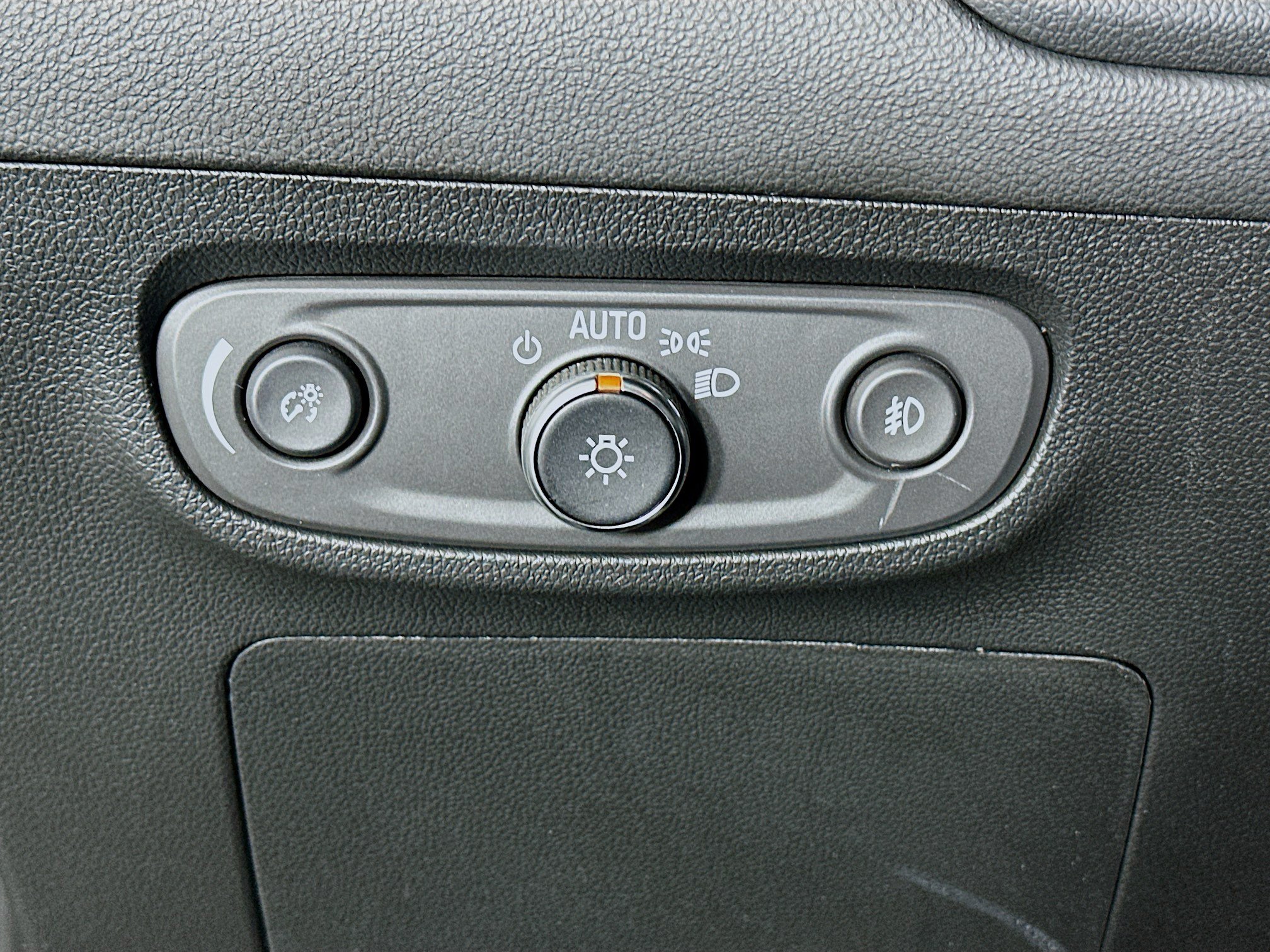 Used 2023 Buick Encore GX Select w/ Sport Touring Package FWD image 17