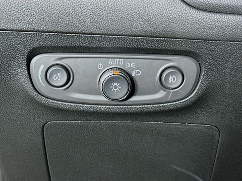 Used 2023 Buick Encore GX Select w/ Sport Touring Package FWD image 17