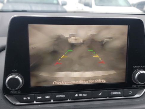 Certified 2025 Nissan Rogue SV image 33