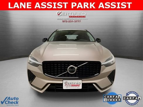 Used 2025 Volvo XC60 B5 Core image 2