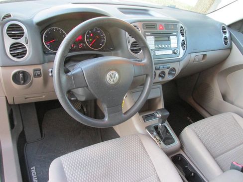 Used 2009 Volkswagen Tiguan SE image 10