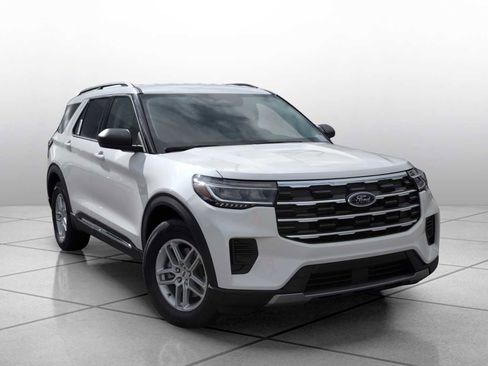 New 2025 Ford Explorer Active image 12