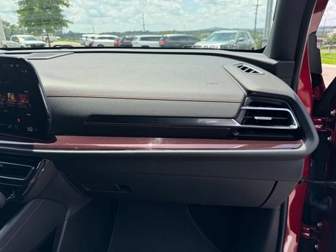 Used 2025 Chevrolet Traverse RS AWD/4WD image 18