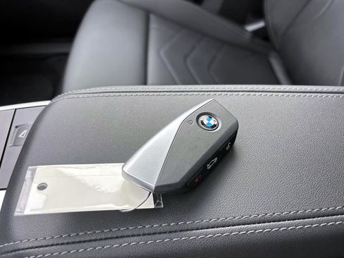 Used 2025 BMW X1 xDrive28i w/ Premium Package image 34