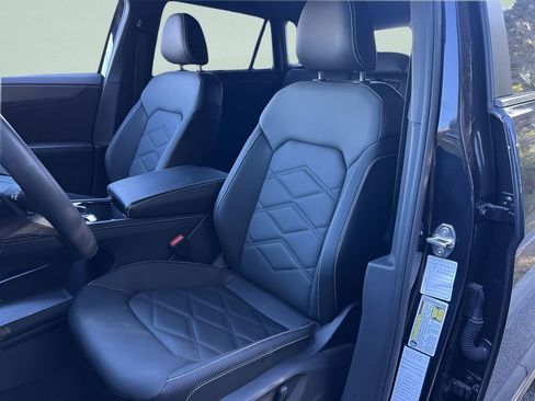 Used 2025 Volkswagen Atlas Cross Sport SE image 11
