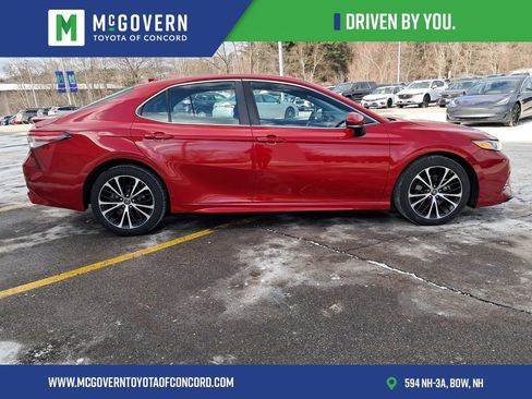 Used 2019 Toyota Camry SE image 5