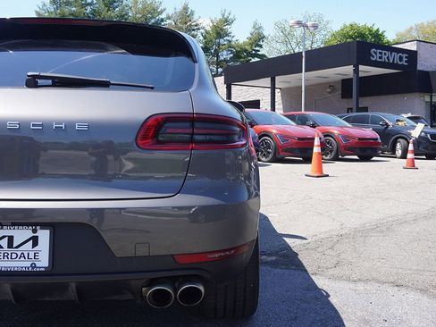 Used 2015 Porsche Macan S AWD/4WD image 14