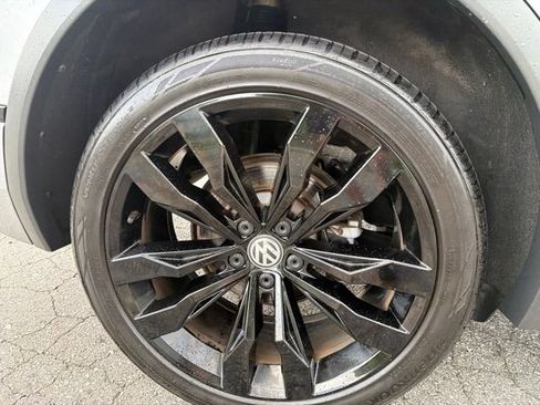 Used 2020 Volkswagen Tiguan SE R-Line w/ 3rd Row Seat Package AWD/4WD image 34