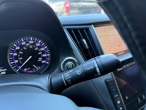 Used 2016 INFINITI Q50 3.0t Premium w/ Driver Assistance Package image 18