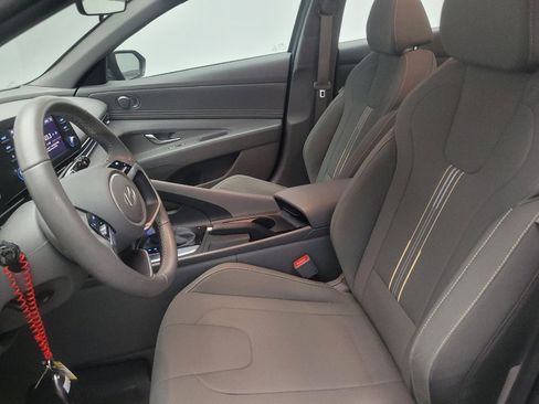 Used 2025 Hyundai Elantra Sport FWD image 17