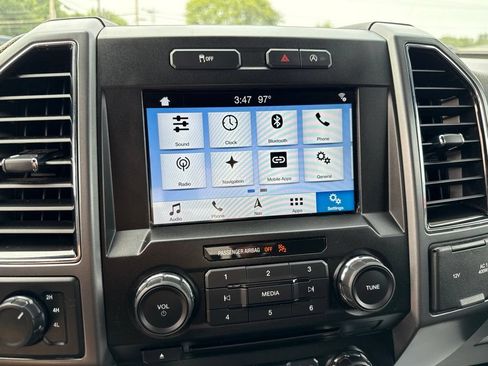 Used 2018 Ford F150 XLT w/ Equipment Group 302A Luxury AWD/4WD image 34