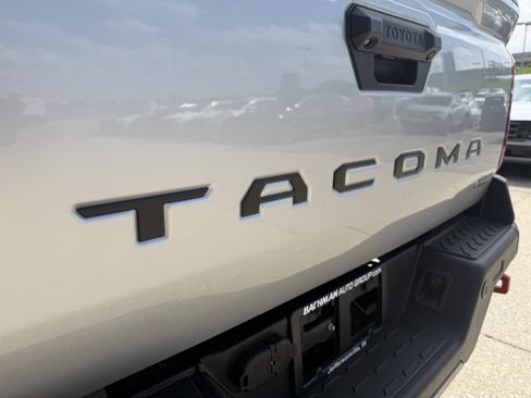 Used 2024 Toyota Tacoma 4x4 Double Cab Hybrid image 9