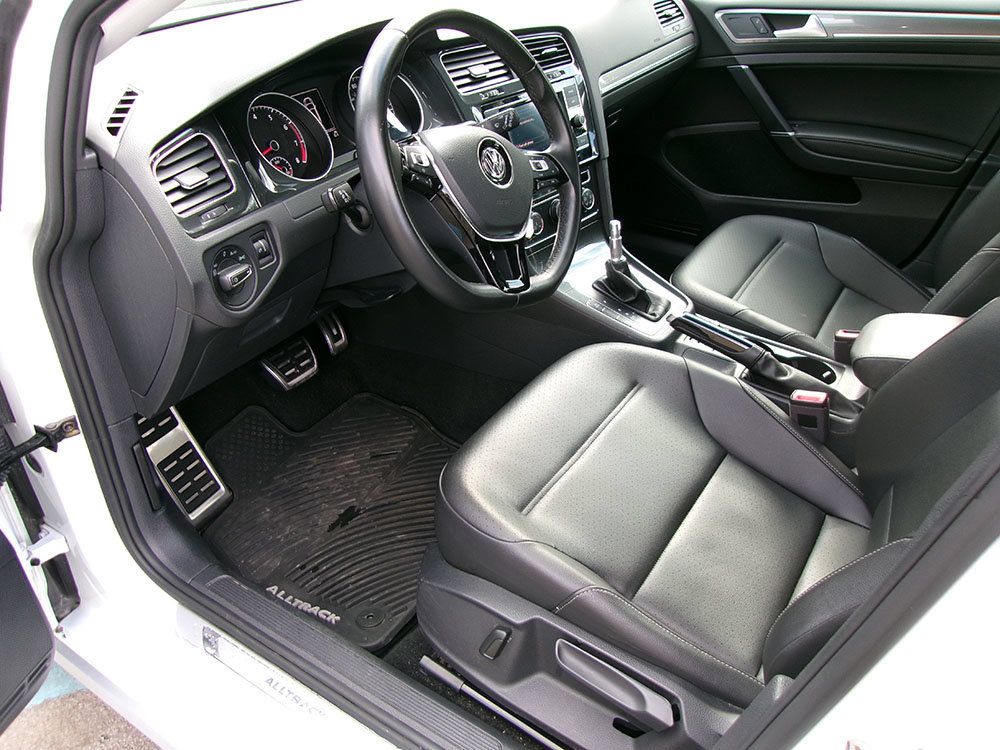 Used 2019 Volkswagen Golf Alltrack S AWD/4WD image 16