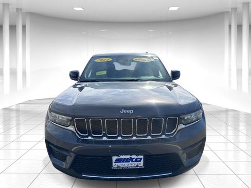 Used 2024 Jeep Grand Cherokee Laredo w/ Luxury Tech Group I AWD/4WD image 10