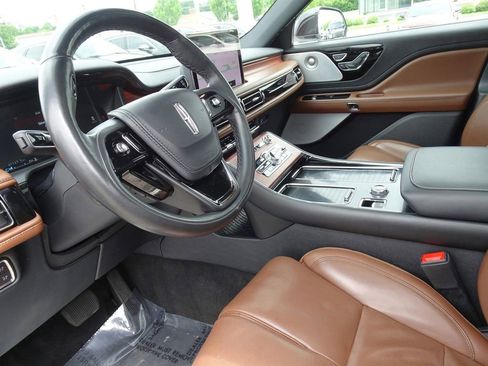 Used 2022 Lincoln Aviator Reserve w/ Equipment Group 201A AWD/4WD image 12
