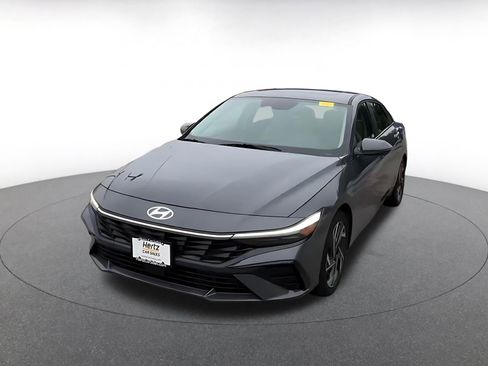 Used 2025 Hyundai Elantra Limited FWD image 7