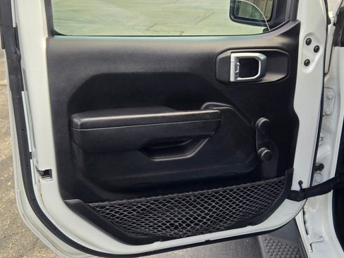 Used 2022 Jeep Wrangler Sport AWD/4WD image 14