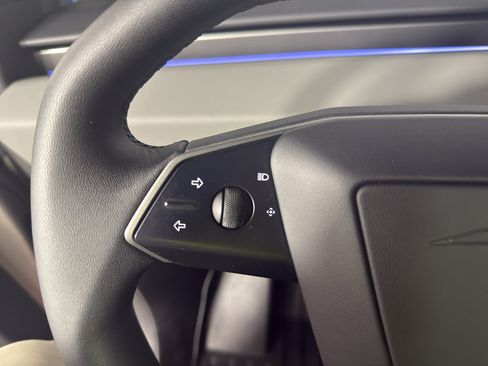 Used 2024 Tesla Cybertruck AWD Crew Cab image 13