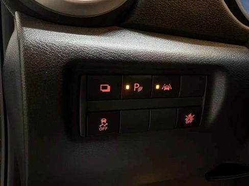 Used 2021 Nissan Versa S image 42