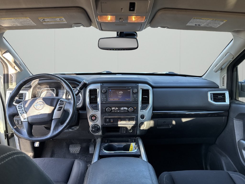 Used 2017 Nissan Titan SV AWD/4WD image 10