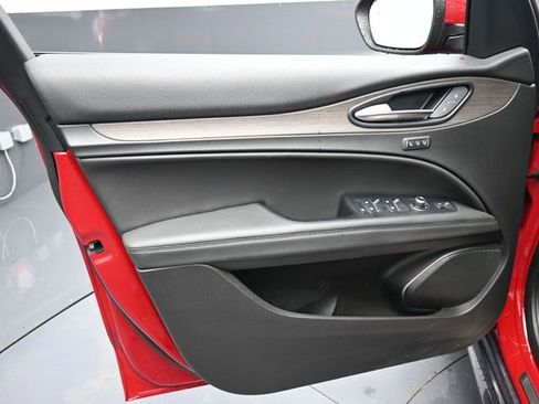 Used 2023 Alfa Romeo Stelvio Ti image 12