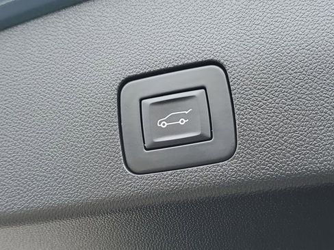 Used 2024 Buick Encore GX Avenir w/ Avenir Technology Package image 39