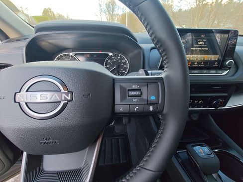 Used 2026 Nissan Rogue SV w/ Cold Weather Package image 27