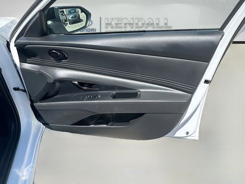 Certified 2025 Hyundai Elantra Sport image 30