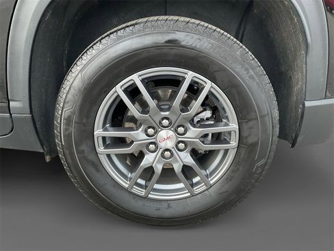 Used 2025 GMC Acadia Elevation image 8