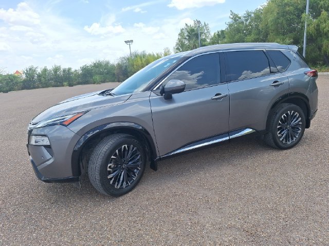Used 2024 Nissan Rogue Platinum AWD/4WD image 3