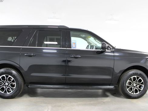 Used 2024 Ford Expedition Max XLT image 11