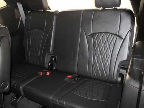 Used 2022 Buick Enclave Avenir w/ Avenir Technology Package image 23