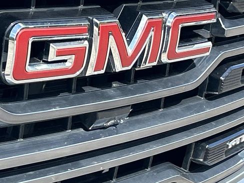 Used 2024 GMC Sierra 1500 AT4 w/ Technology Package AWD/4WD image 13