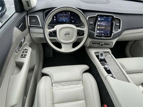 Used 2023 Volvo XC90 B6 Ultimate w/ Lounge Package image 12