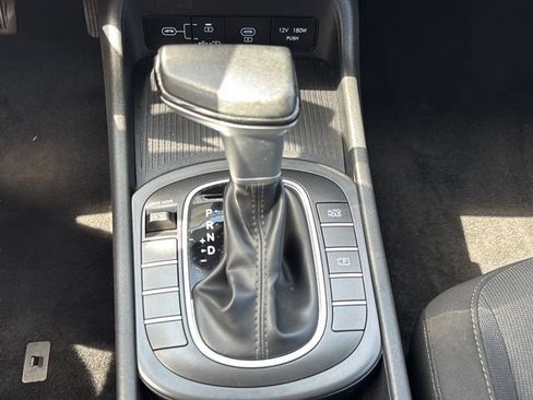 Used 2025 Hyundai Kona SEL FWD image 24