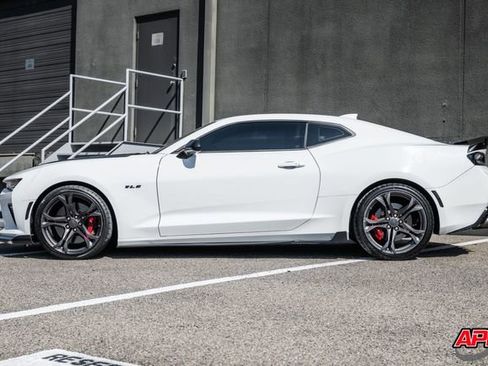 Used 2018 Chevrolet Camaro SS image 39