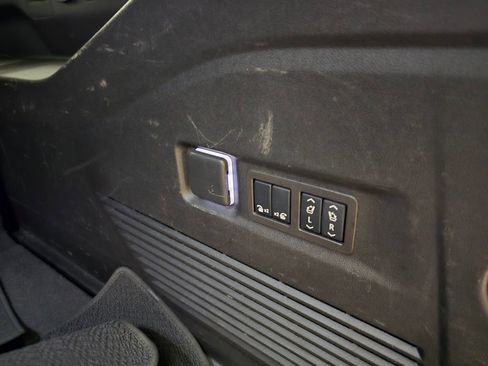 Used 2024 GMC Yukon XL Denali image 46