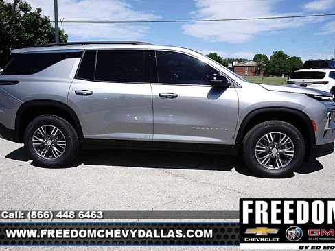 New 2026 Chevrolet Traverse LT w/ LPO, Floor Liner Package FWD image 8